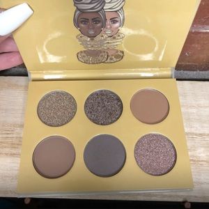 Juvia’s Place The Taupes Eyeshadow Palette